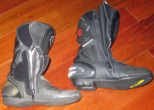 comparison photograph of my Sidi Vertebra and Sidi Vertigo Rain boots
